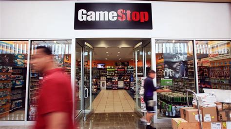 GameStop COO is out .